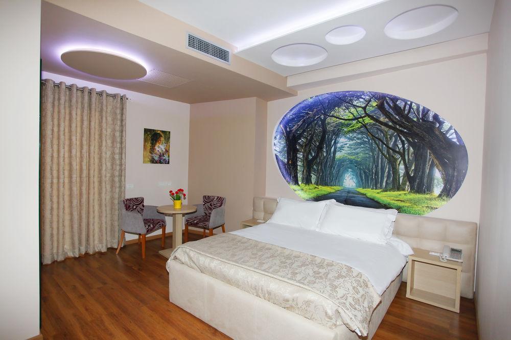 Green House Hotel & Restaurant Tiranë Ngoại thất bức ảnh