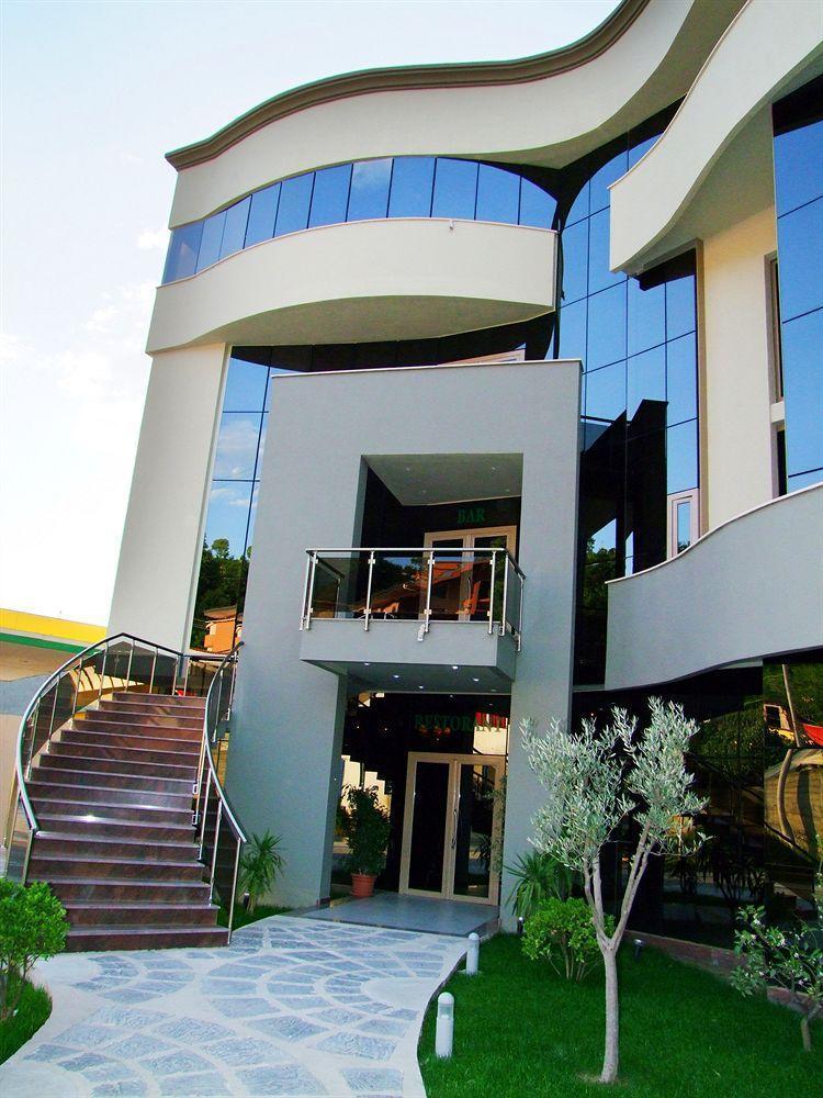 Green House Hotel & Restaurant Tiranë Ngoại thất bức ảnh
