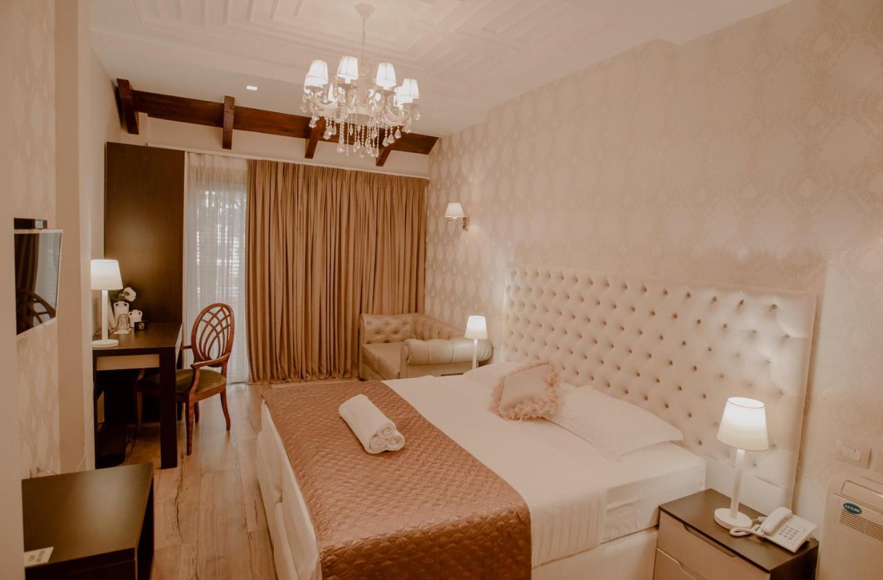 Green House Hotel & Restaurant Tiranë Ngoại thất bức ảnh